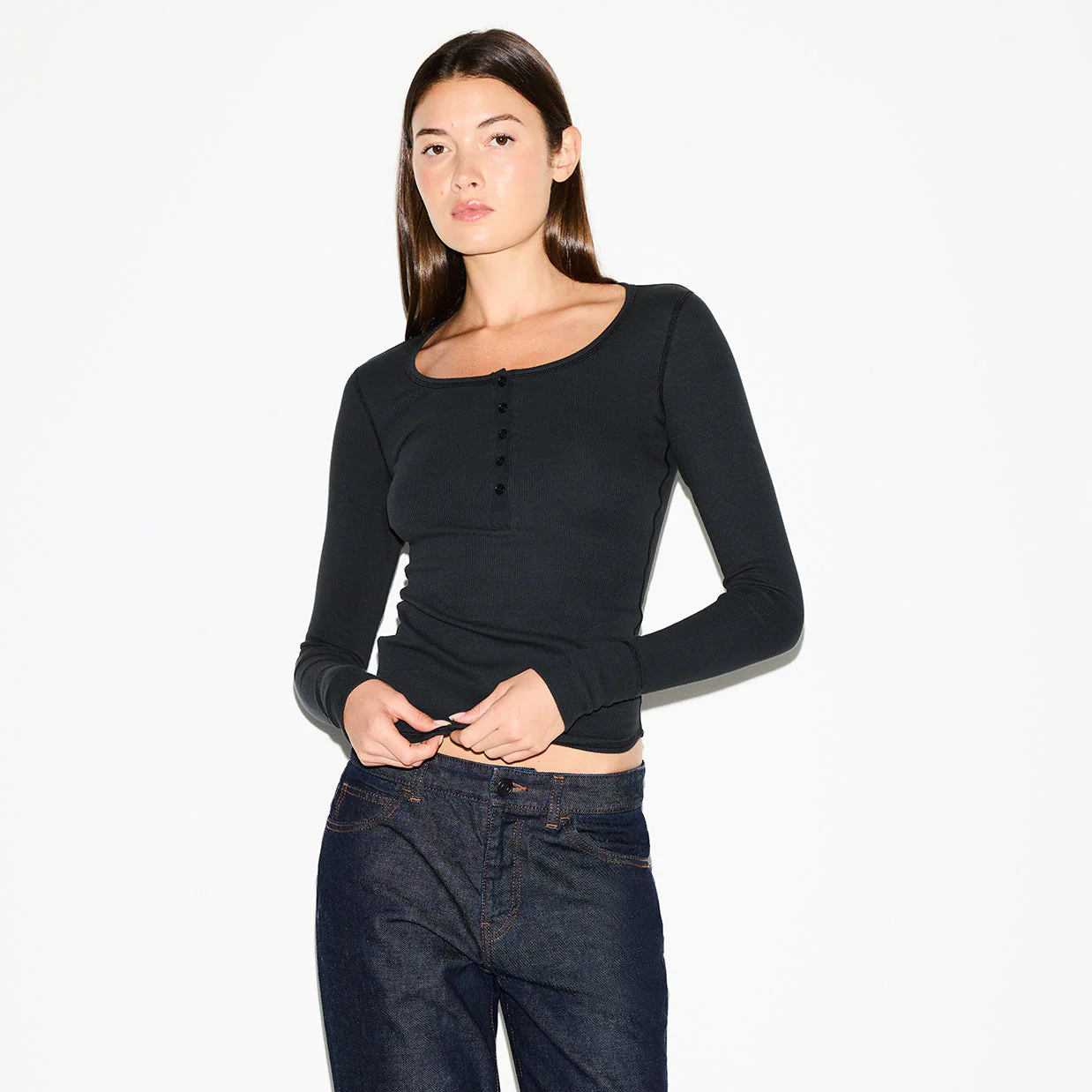 COTTON RIB SCOOP NECK HENLEY | SOOT - Image 4