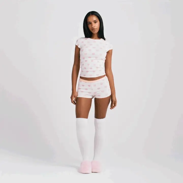 LOGO POINTELLE BABY TEE AND MICRO SHORT SET | SNOW LACE HEARTS - Image 5