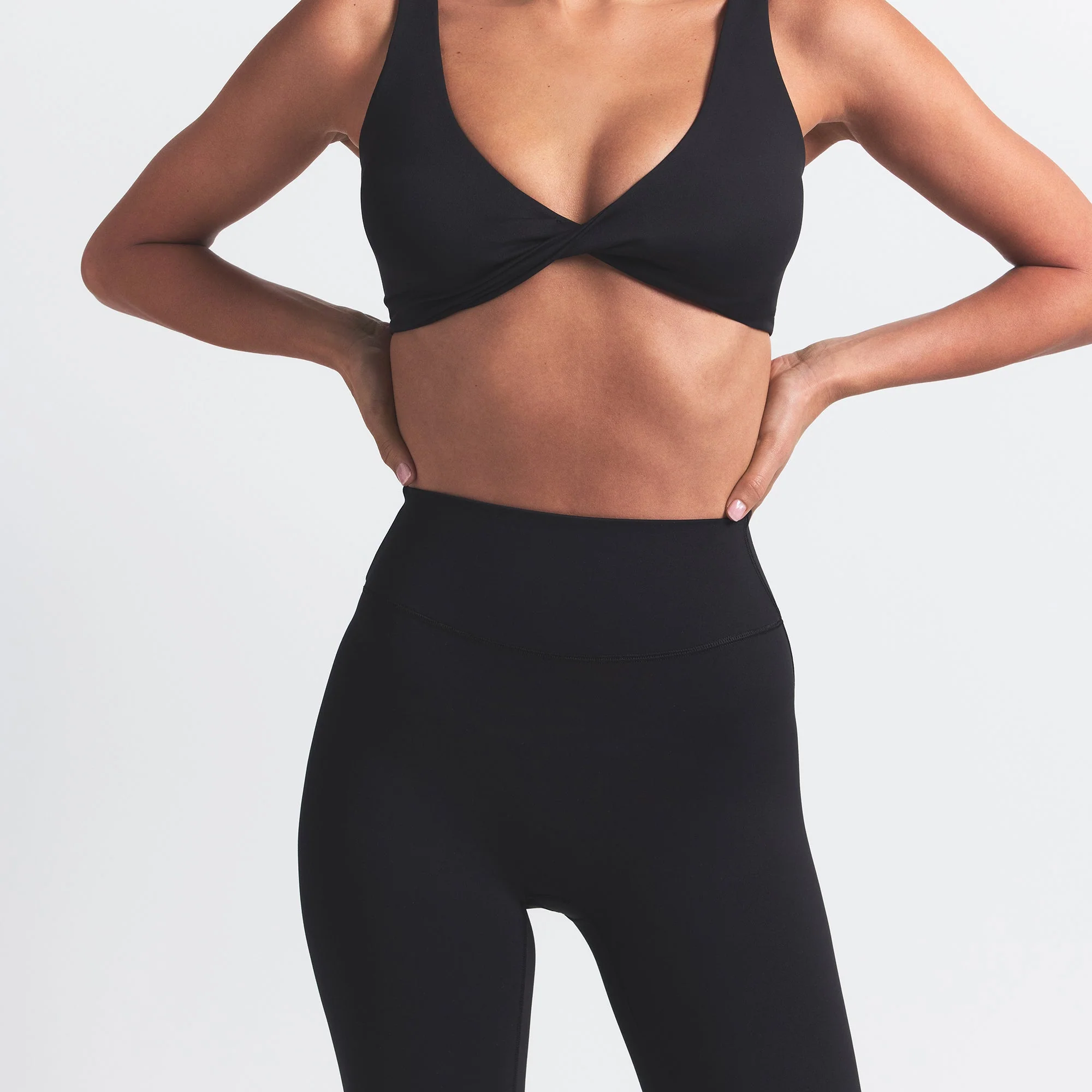 NikeSKIMS MATTE 26" LEGGING | OBSIDIAN - Image 2