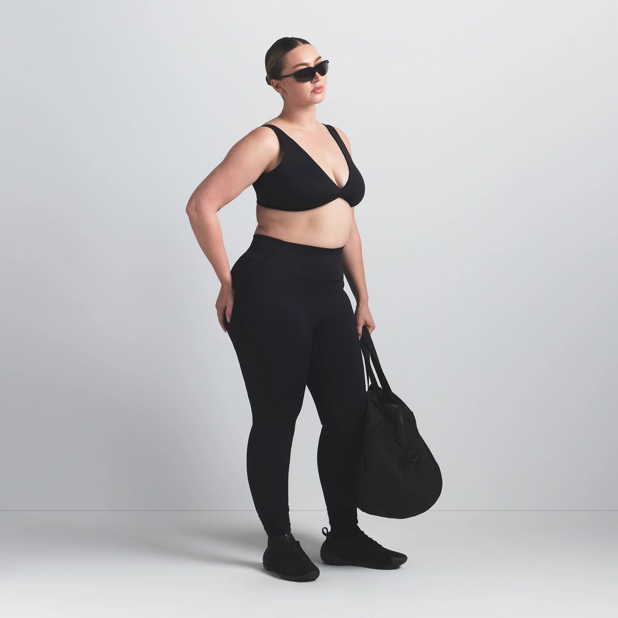 NikeSKIMS MATTE 26" LEGGING | OBSIDIAN - Image 5
