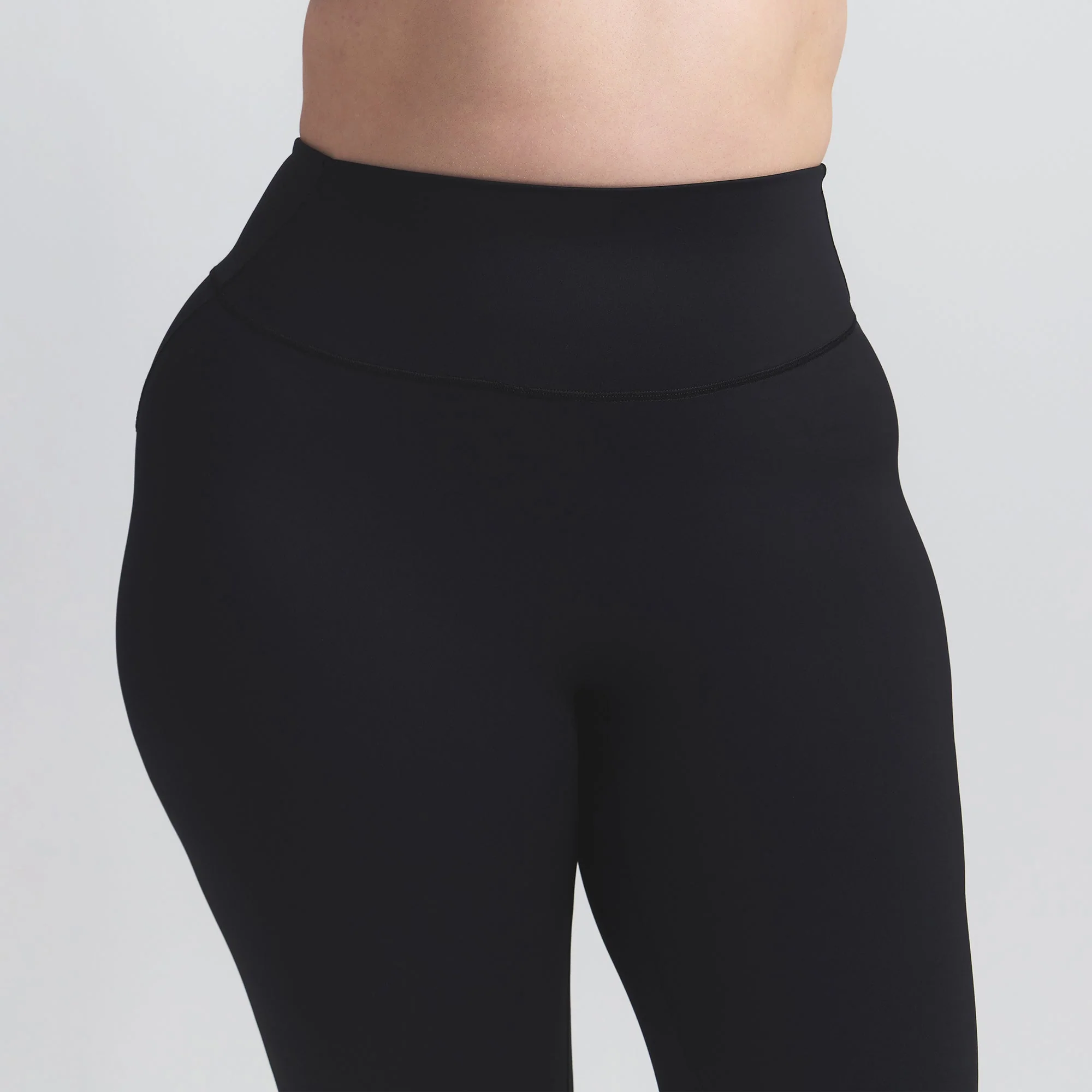 NikeSKIMS MATTE 26" LEGGING | OBSIDIAN - Image 7