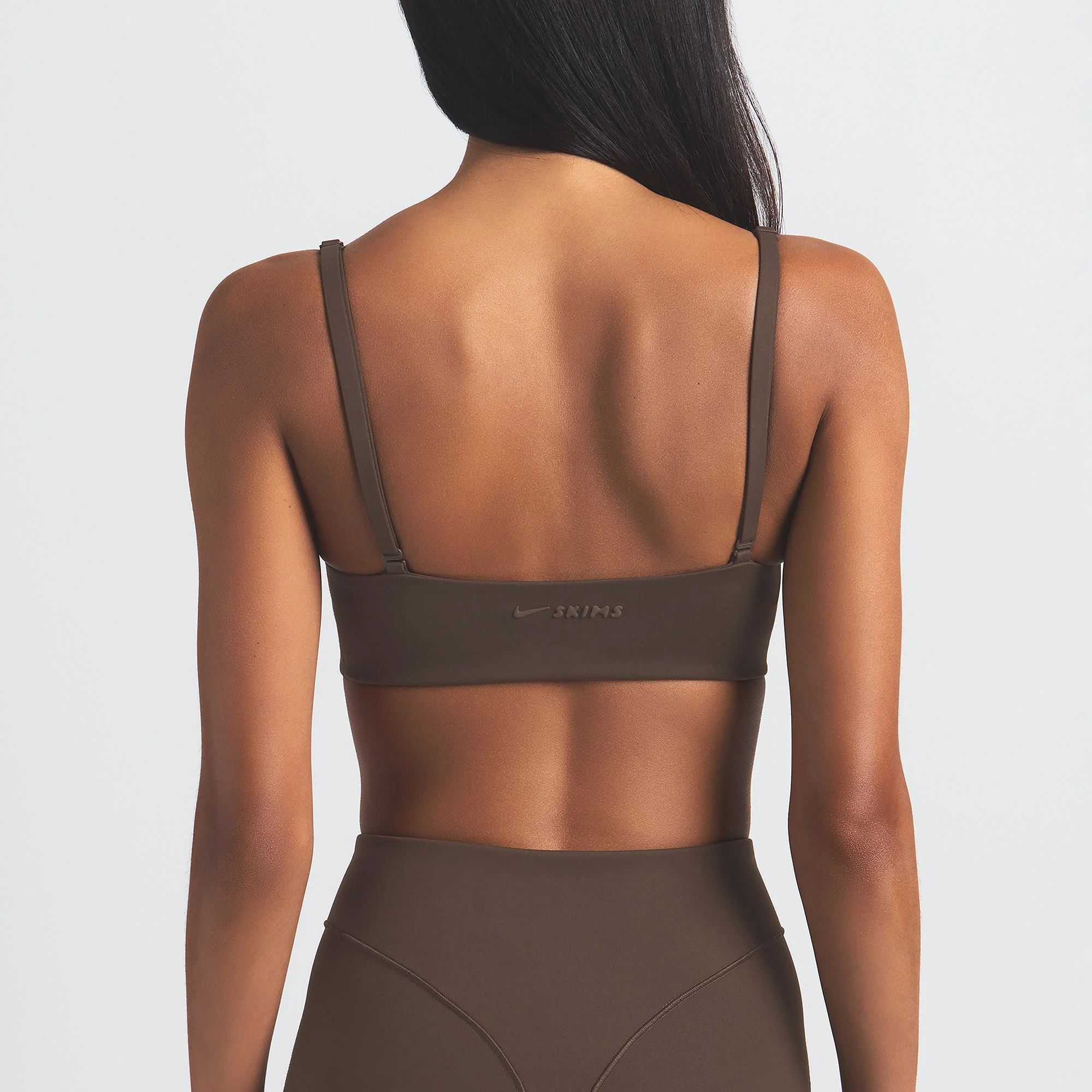 NikeSKIMS MATTE MICRO SCOOP BRA | DARK SEPIA - Image 3