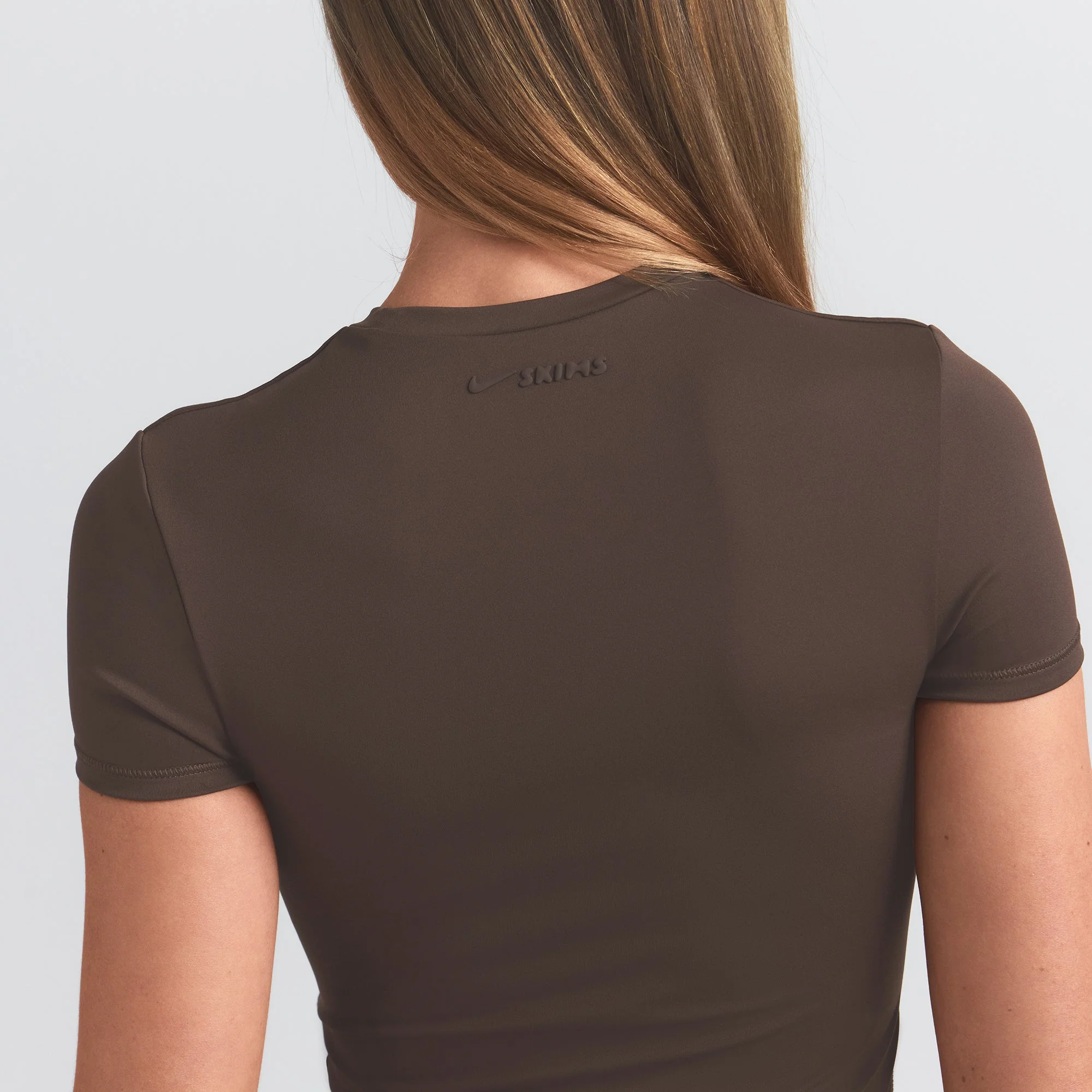 NikeSKIMS MATTE PADDED BABY TEE | DARK SEPIA - Image 3