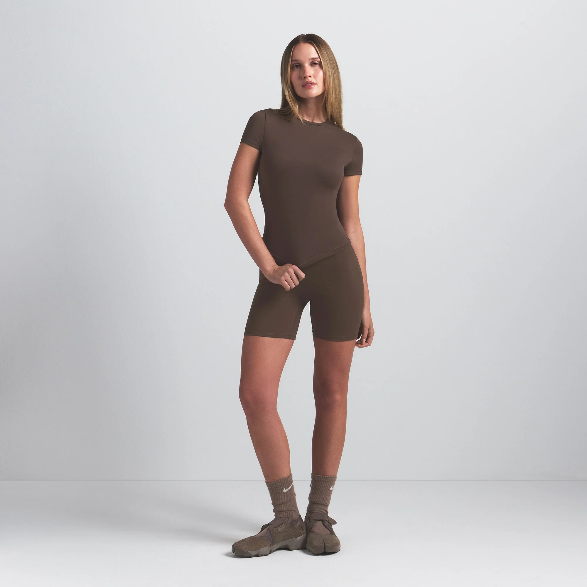 NikeSKIMS MATTE PADDED BABY TEE | DARK SEPIA - Image 5