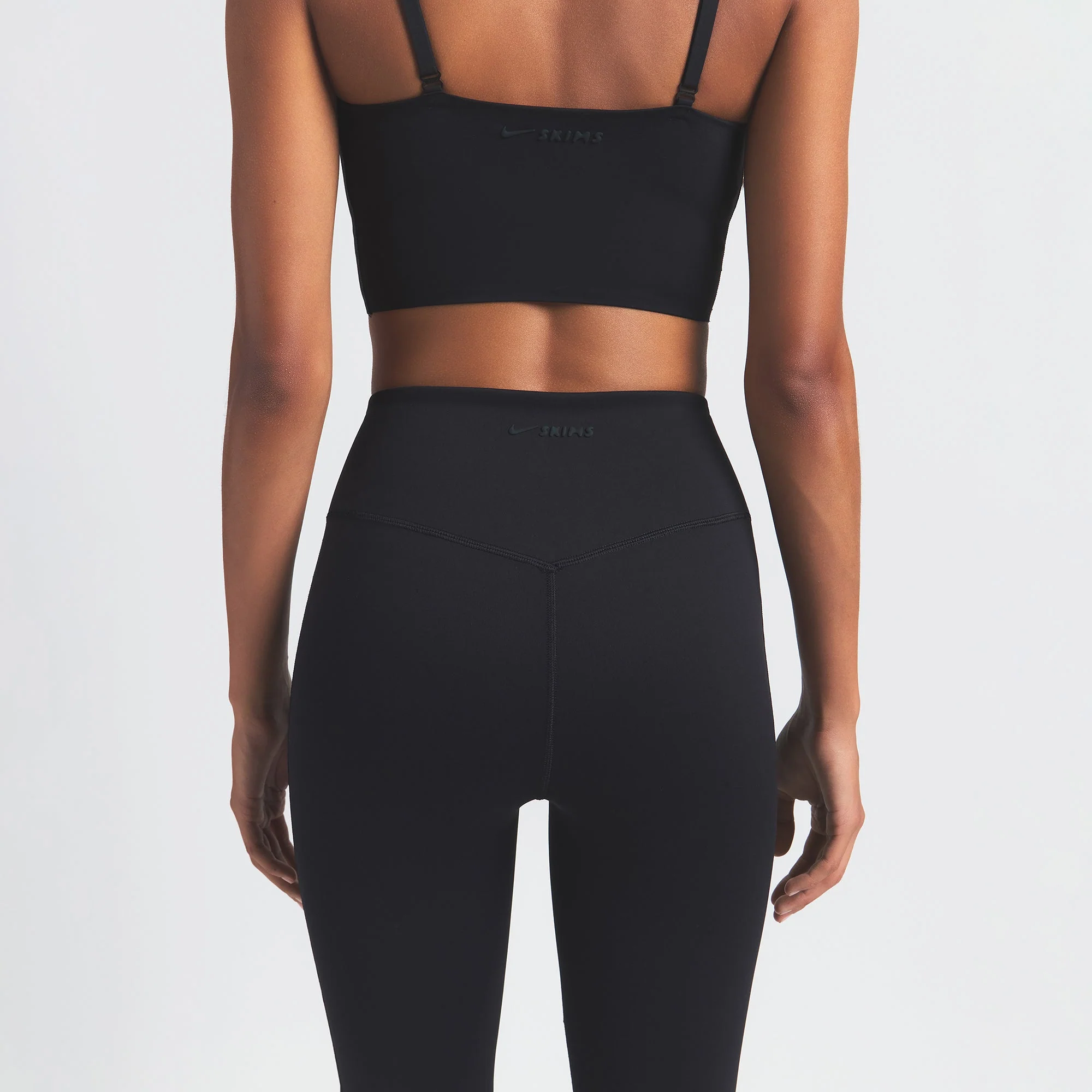 NikeSKIMS MATTE SLIM FLARE LEGGING | OBSIDIAN - Image 5