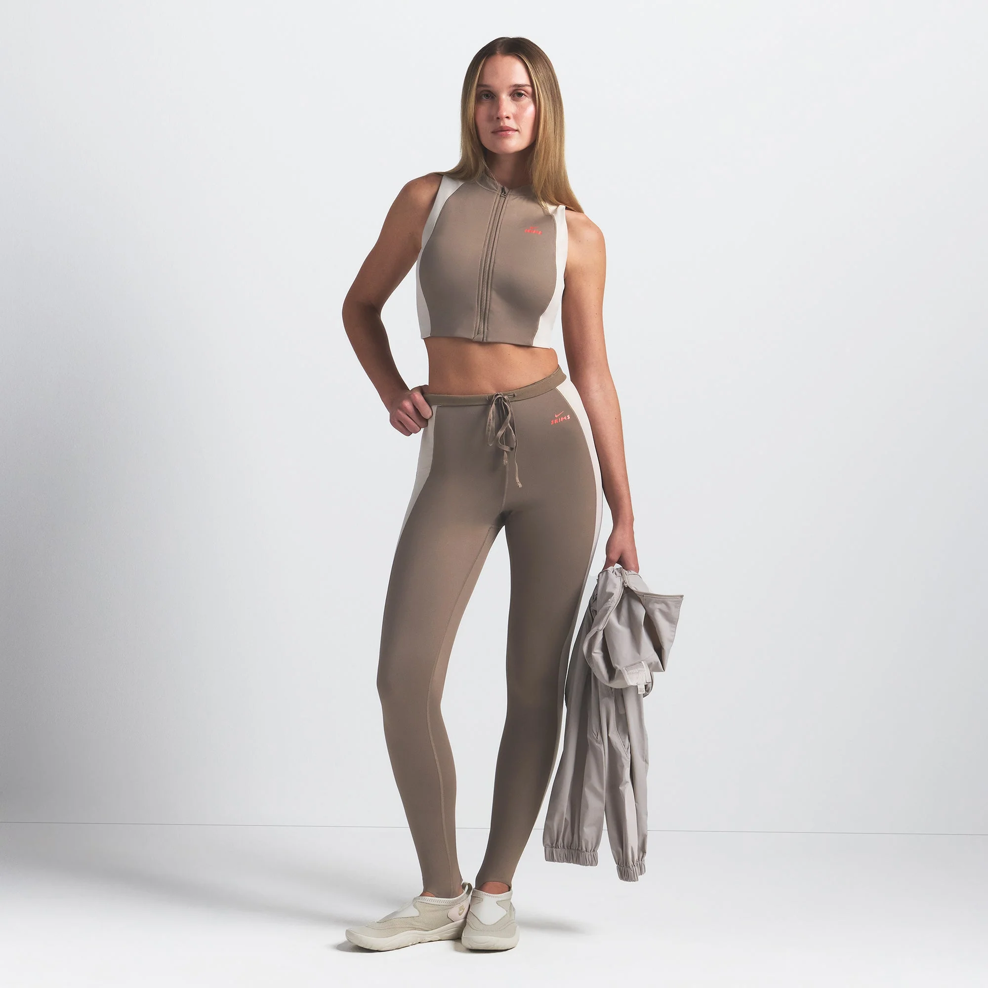 NikeSKIMS SHINE FRONT ZIP BRA | TRUFFLE AND STONE - Image 2