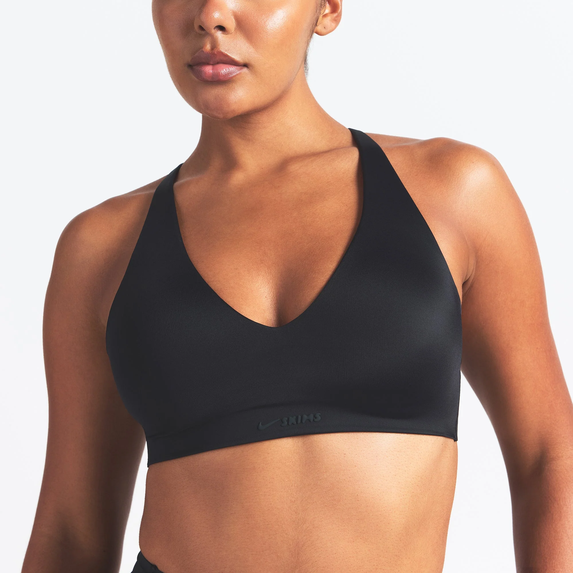 NikeSKIMS SHINE V-NECK BRA | OBSIDIAN - Image 3