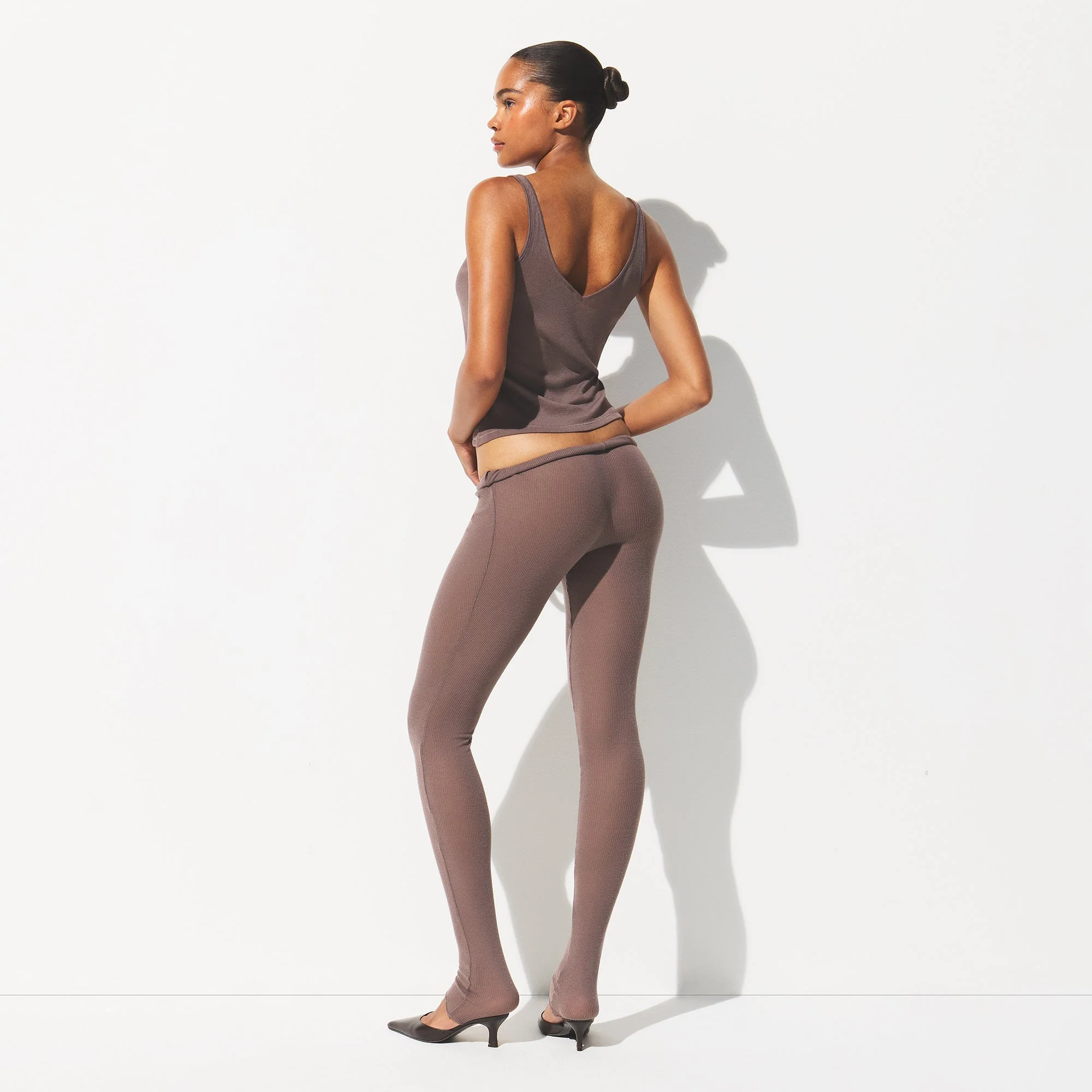 SHEER RIB V NECK TANK | PEWTER - Image 3