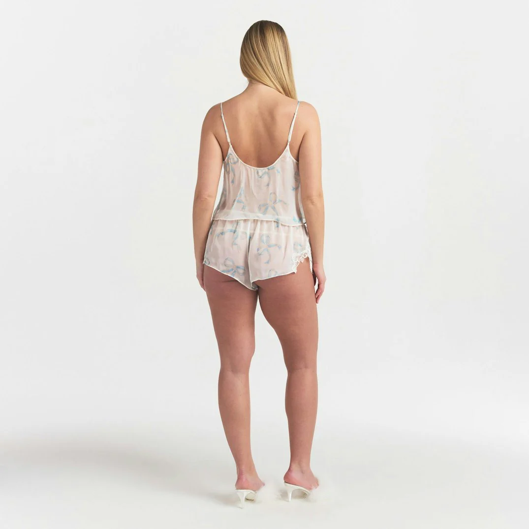 SKIMS ROMANCE CAMI AND SHORT SET | IVORY PEARL BOWS PRINT - Image 5