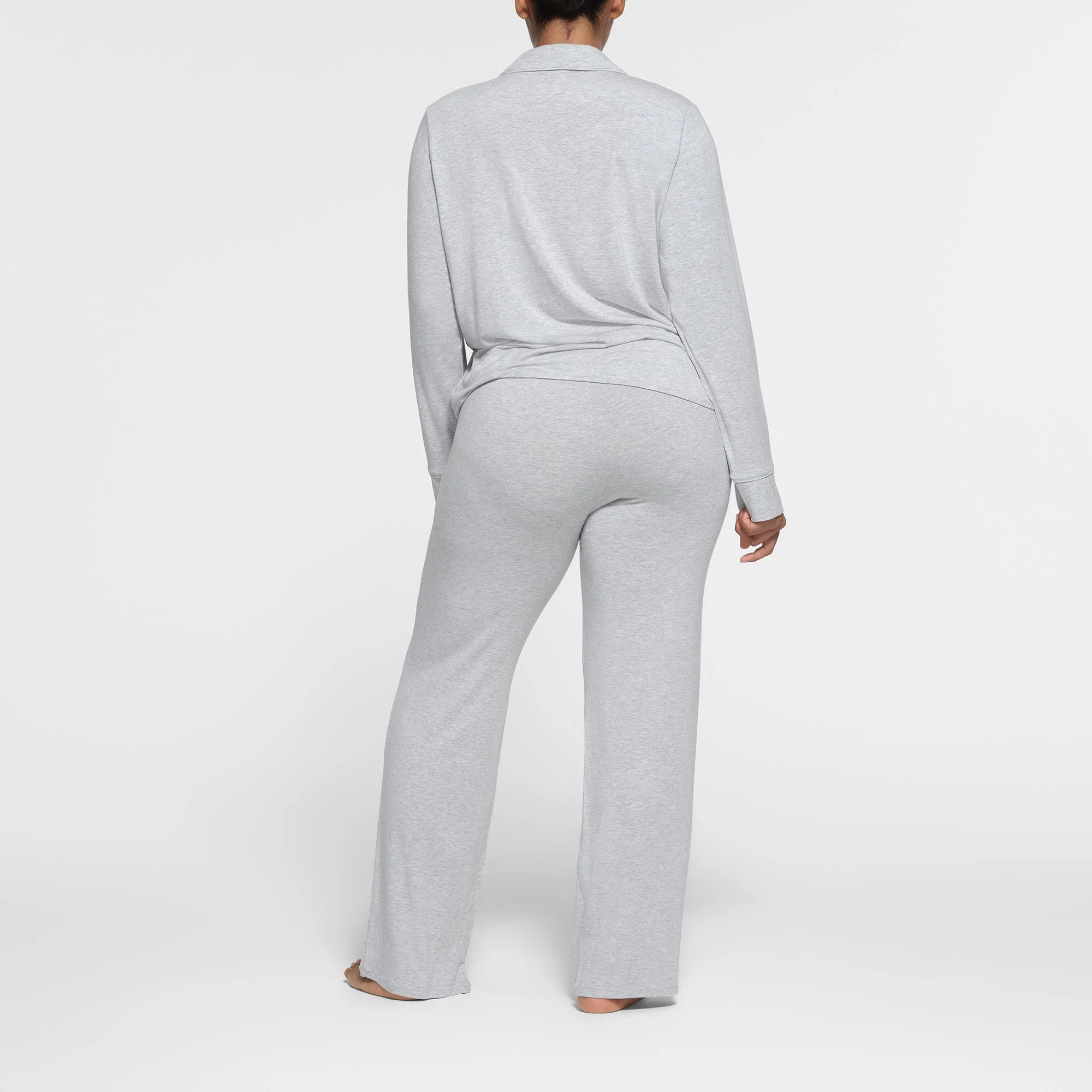 SKIMS SLEEP LONG SLEEVE BUTTON UP SET | LIGHT HEATHER GREY - Image 3