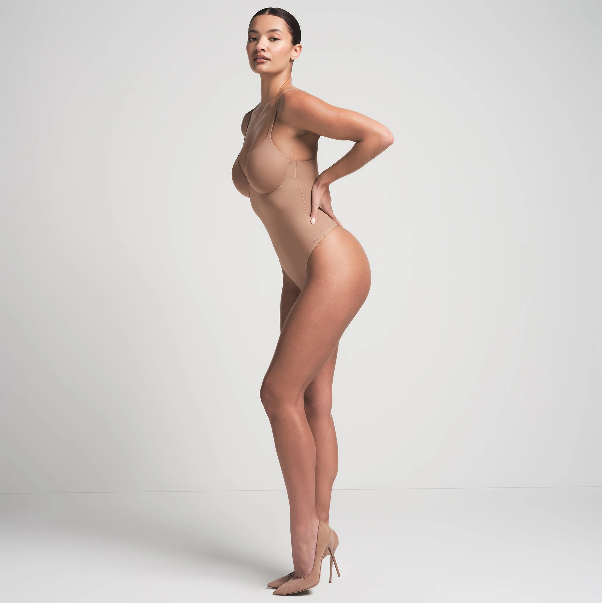 SKIMS ULTIMATE BODY PUSH-UP THONG BODYSUIT | SIENNA - Image 5