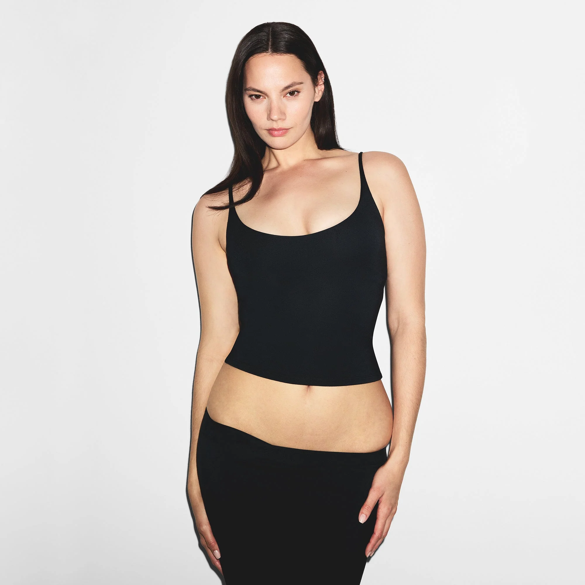SMOOTH LAYERS SCOOP NECK CAMI | OBSIDIAN