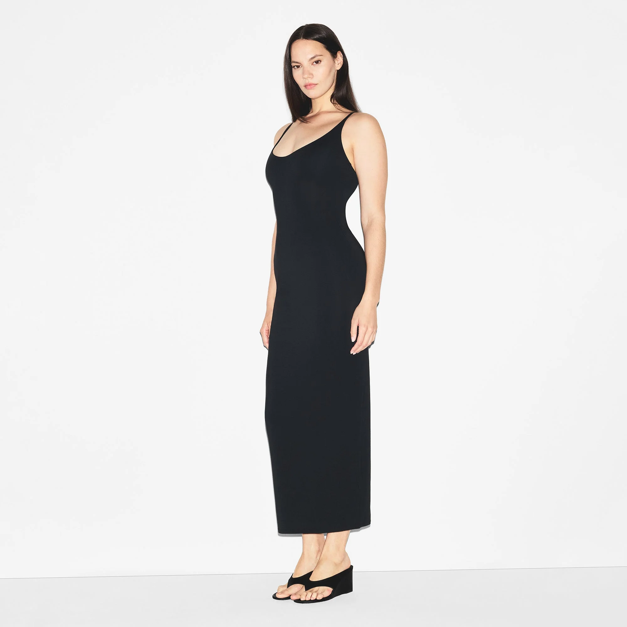 SMOOTH LAYERS SCOOP NECK LONG DRESS | OBSIDIAN - Image 2