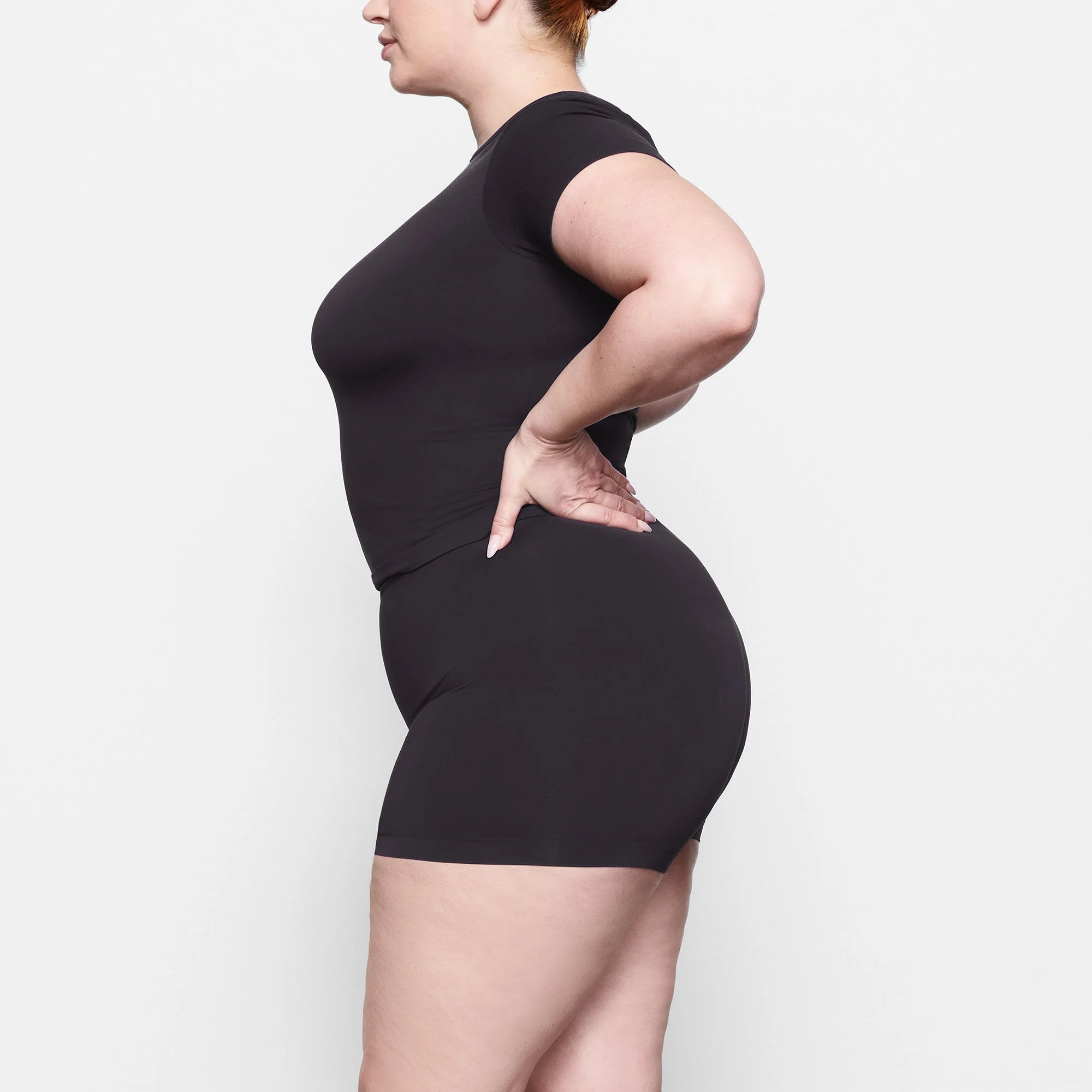 SOFT SMOOTHING SEAMLESS T-SHIRT | ONYX - Image 2