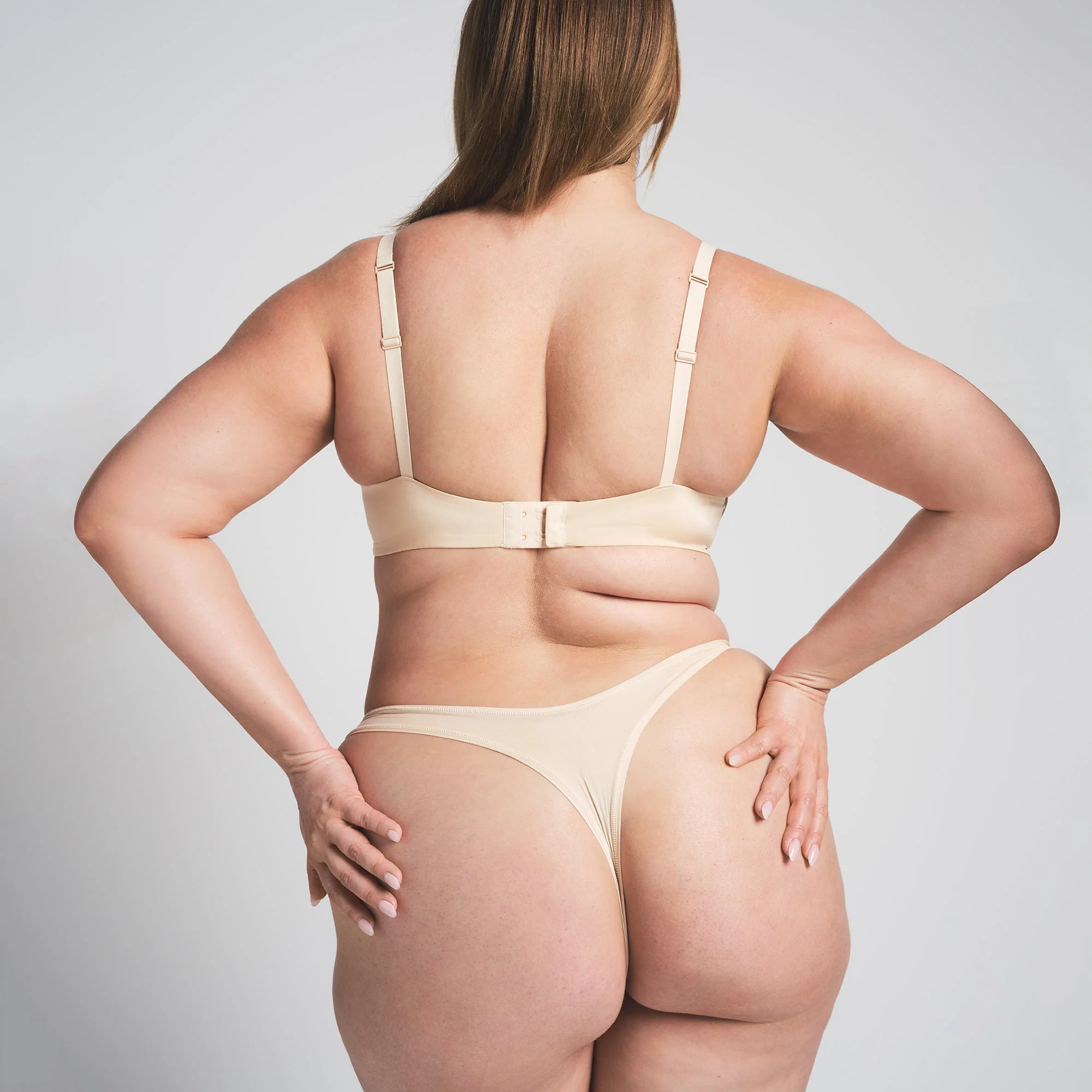 WIRELESS FORM PUSH-UP PLUNGE BRA | SAND - Image 3